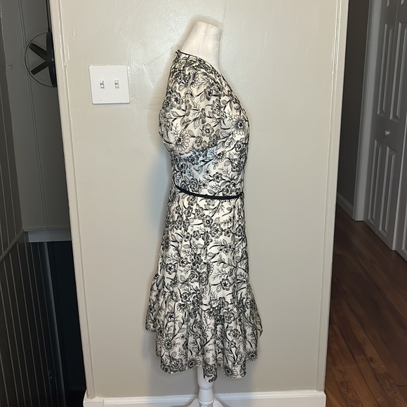 Gal Meets Glam Viola Raffia Embroidered Formal Cocktail Dress New Size 6 - Picture 6 of 13